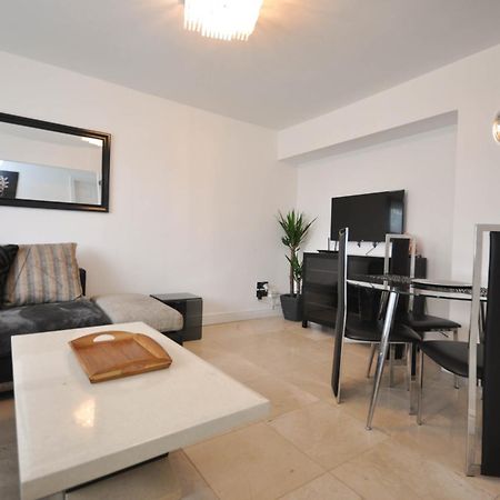 Modern 2 Bed Apartment Luton  Exterior foto